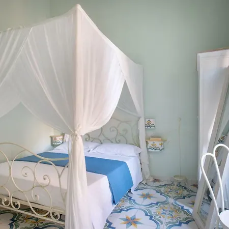 Regina Elena Bed & Breakfast 2*