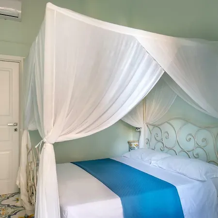 Regina Elena Bed & Breakfast