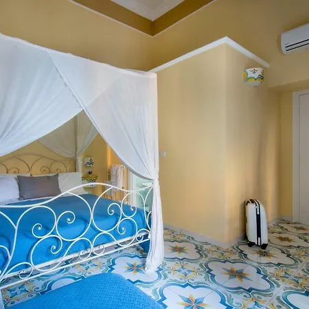 Regina Elena Bed & Breakfast 2*