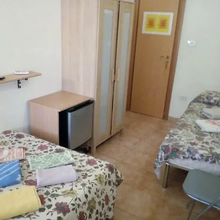 La Rosa Guest house *
