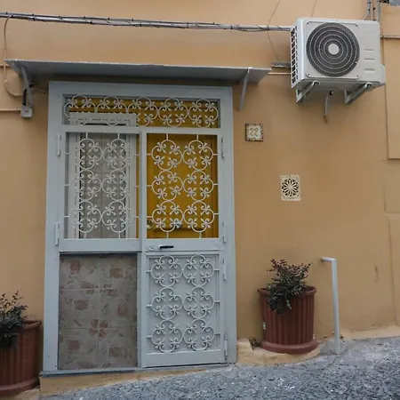 Giallo Naples