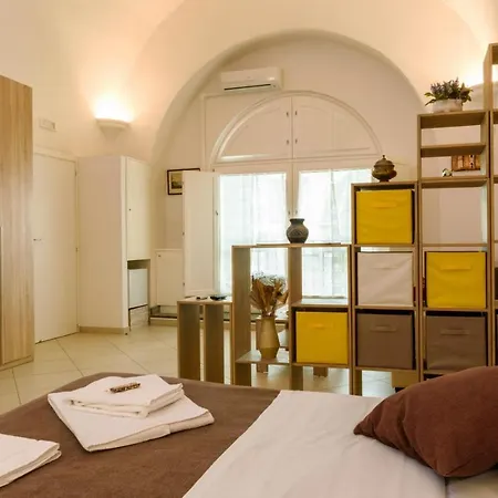 Bed & Breakfast Sarracino Relais 2*