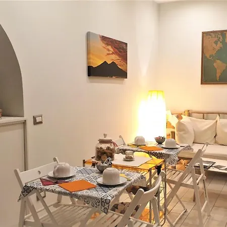 Dame Naples
