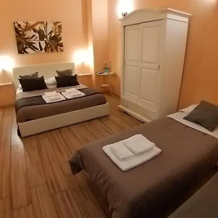 Da Polly A Piazza Amedeo B&B 2*