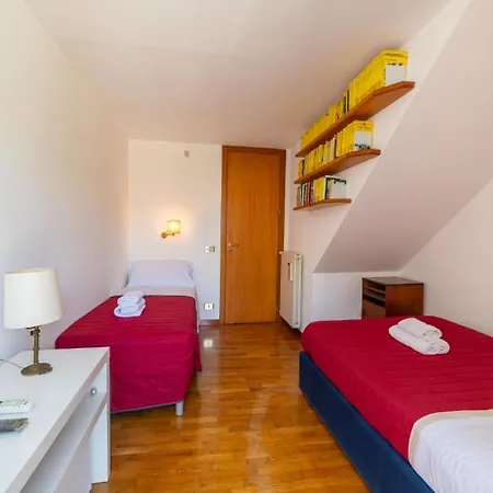Apartment Portalba Palace: Spacious Three-bedroom With Views *
