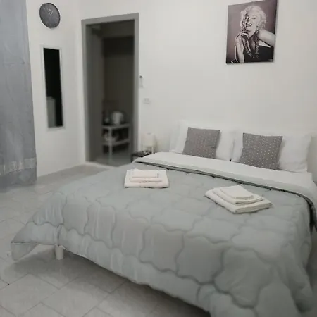 Apartment Titty House