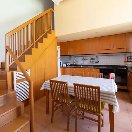 Portalba Palace: Spacious Three-bedroom With Views * Naples