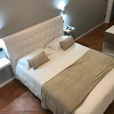 Base Plebiscito Bed & Breakfast Naples