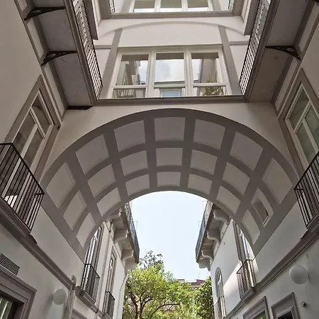 Hotel Piazza Bellini & 3*