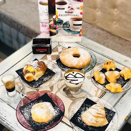 Alojamento de Acomodação e Pequeno-almoço Dimora Conte Di Ruvo Nápoles