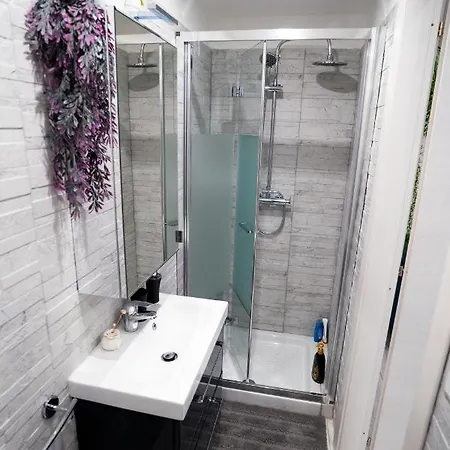 Central Monkey House Apartment Naples