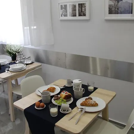 Casa Franzese Bed & Breakfast Naples