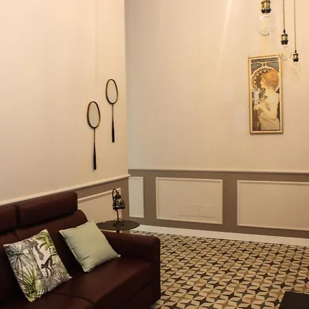 فندق مبيت وإفطار Le Chiavi Di Casa نابولي