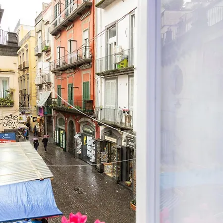 A Fenestrella E San Gregorio Armeno Apartment *