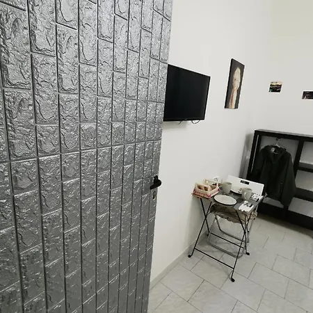 Apartment Titty House *