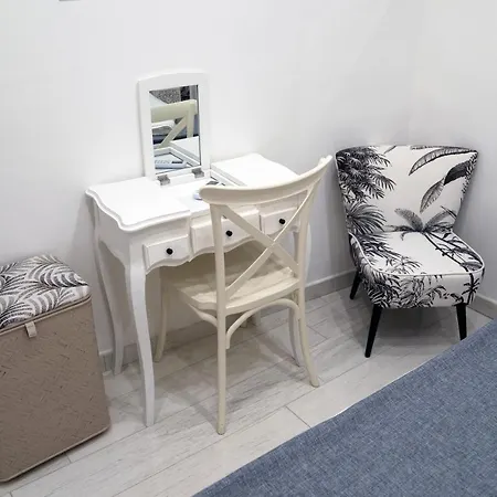 Central Monkey House Apartment Naples