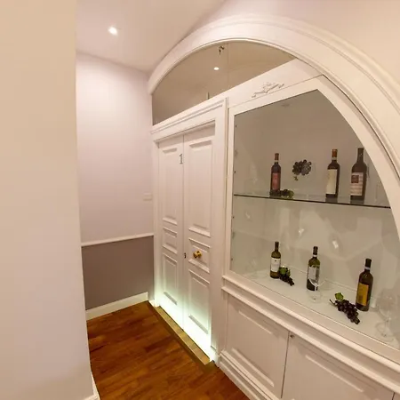 Casa de hóspedes Leone D'autore - Chiaia 3*