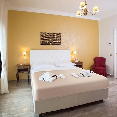 Neapolitantrips Hotel 4*