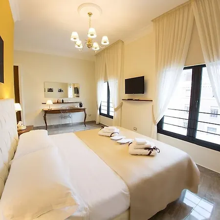 Hotel Neapolitantrips