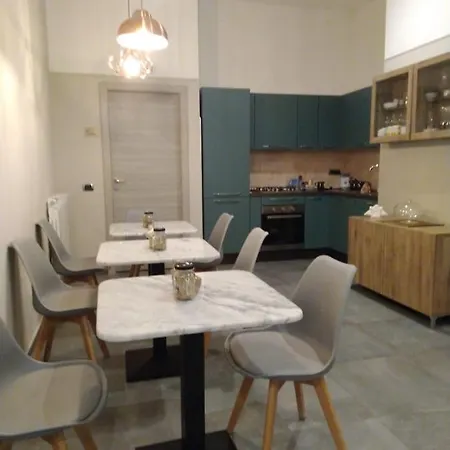 Donna Lena Relais 3* נאפולי