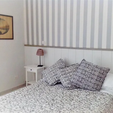 داي ديكوماني فندق مبيت وإفطار 3*