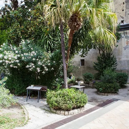 Palazzo Marigliano - & Gasthof 5*
