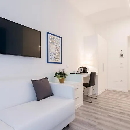 Napoliving Guest house 2*