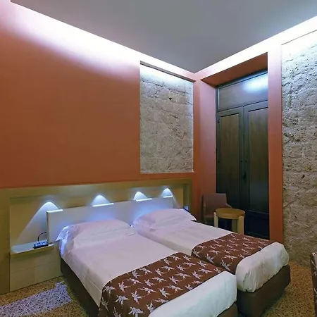 Una Hotels Napoli 4*