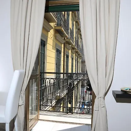 Center Naples
