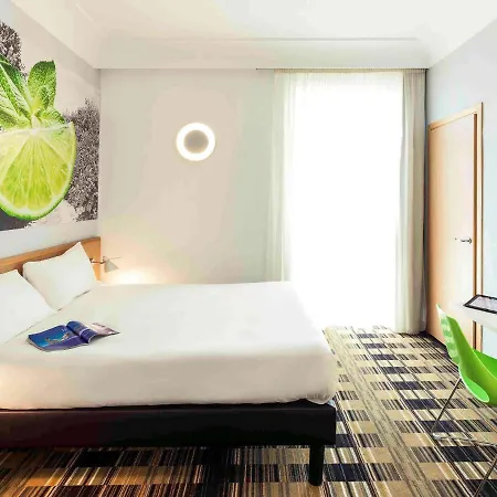 Hotel Ibis Styles Garibaldi Nápoles