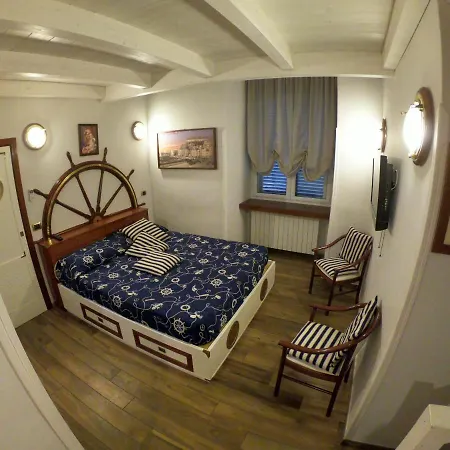 Ausonia Hotel 2*