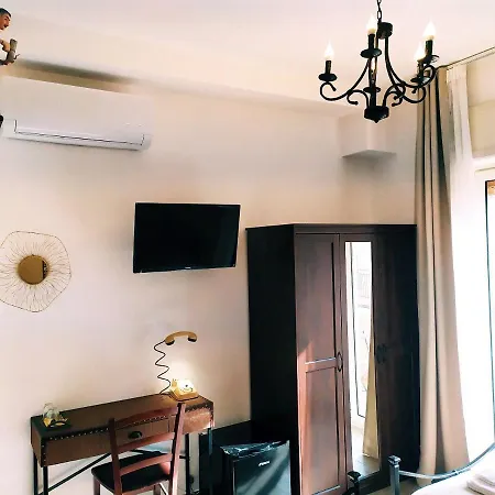 Neapolis Pie Homestay *