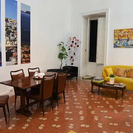 לינה וארוחת בוקר Maison Toledo 210 3*