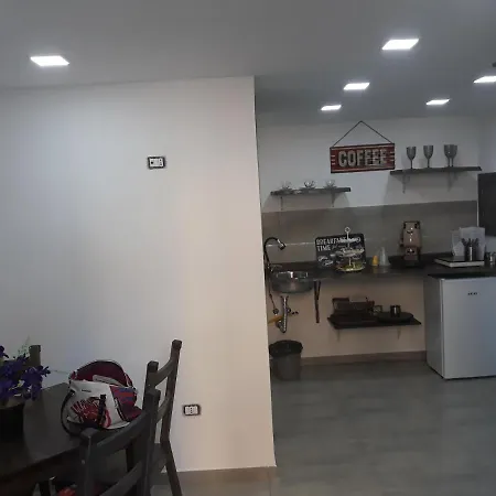 Qui Family * Nápoly