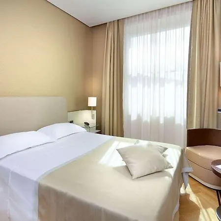 팔라조 에세드라 4*