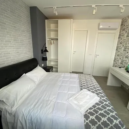 Couette-café 2b Fifteen Floor Naples