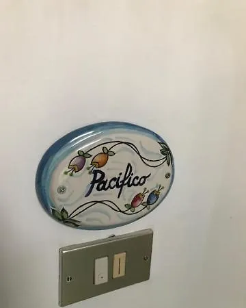 לינה וארוחת בוקר Pacifico נאפולי