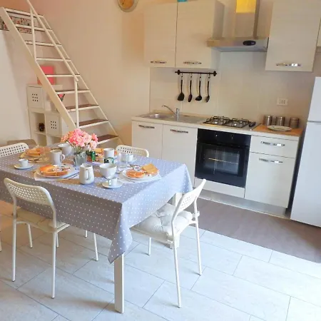 Bed & Breakfast Illy House