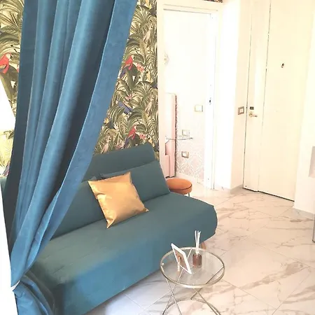 Domus Leone Tre Napoli