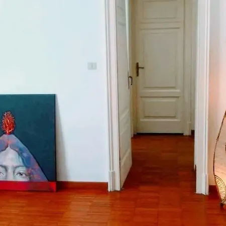 L'atelier Vedi Ai Tuoi Piedi נאפולי