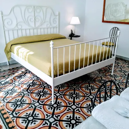 לינה וארוחת בוקר L'atelier Vedi Ai Tuoi Piedi נאפולי
