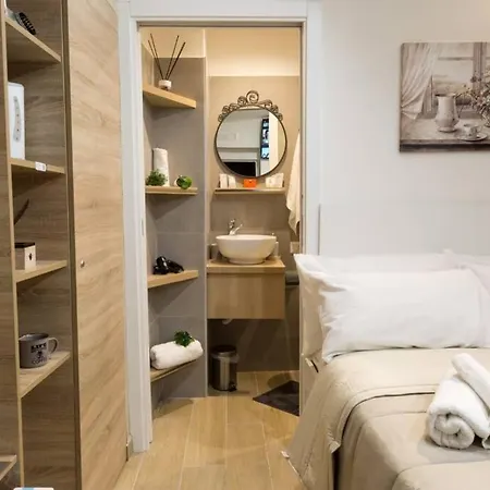 [mezzocannone-via Duomo] Casina In Centro Storico Appartamento *
