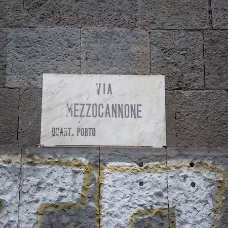 [mezzocannone-via Duomo] Casina In Centro Storico