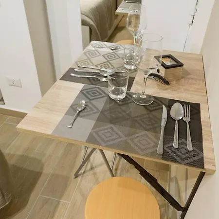 [mezzocannone-via Duomo] Casina In Centro Storico Appartamento Napoli