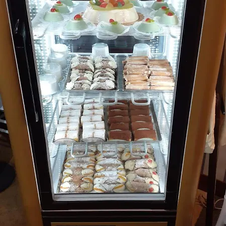 Alojamento de Acomodação e Pequeno-almoço Napoli Central