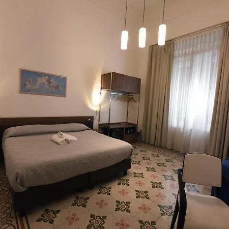 לינה וארוחת בוקר Maison Toledo 210