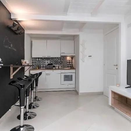San Lorenzo House Apartment *