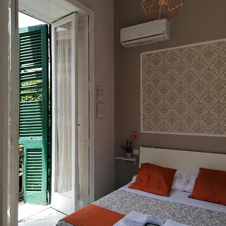 Amedeo Square Bed and breakfast
