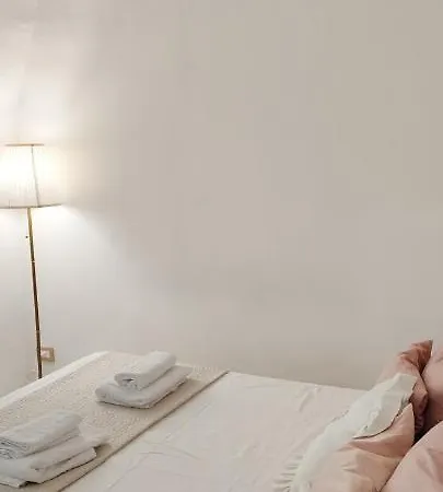 Domus Leone Tre Bed & Breakfast *