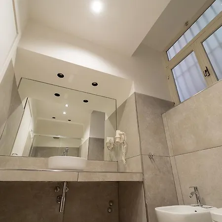 Le 4 Stagioni Dante H Centro, By Clapa Group Guest house 2*
